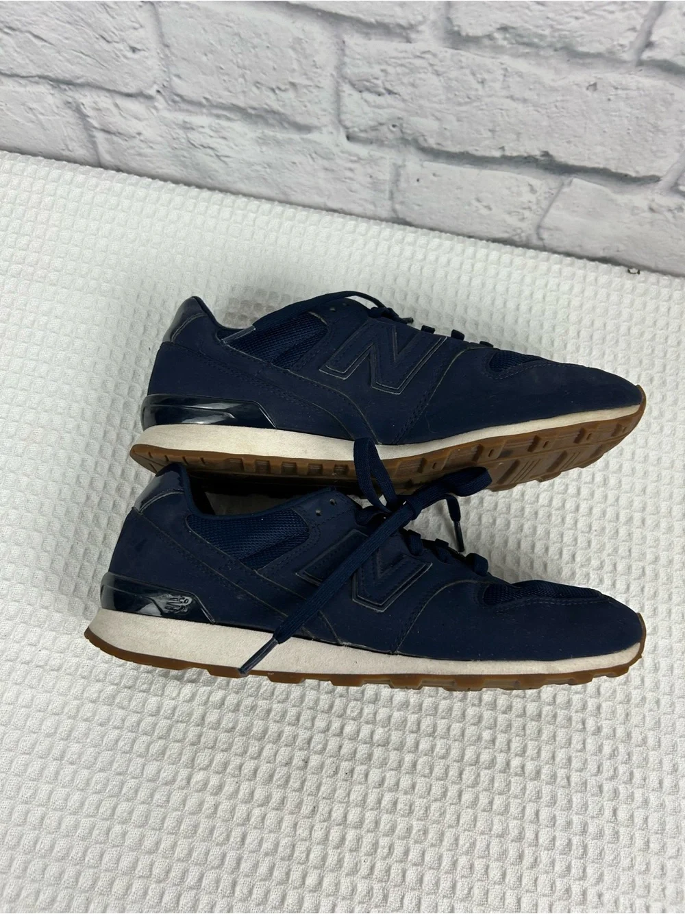 New Balance 696 WL696TC Navy Blue Lifestyle Sneakers Lace Up Women’s Size 9